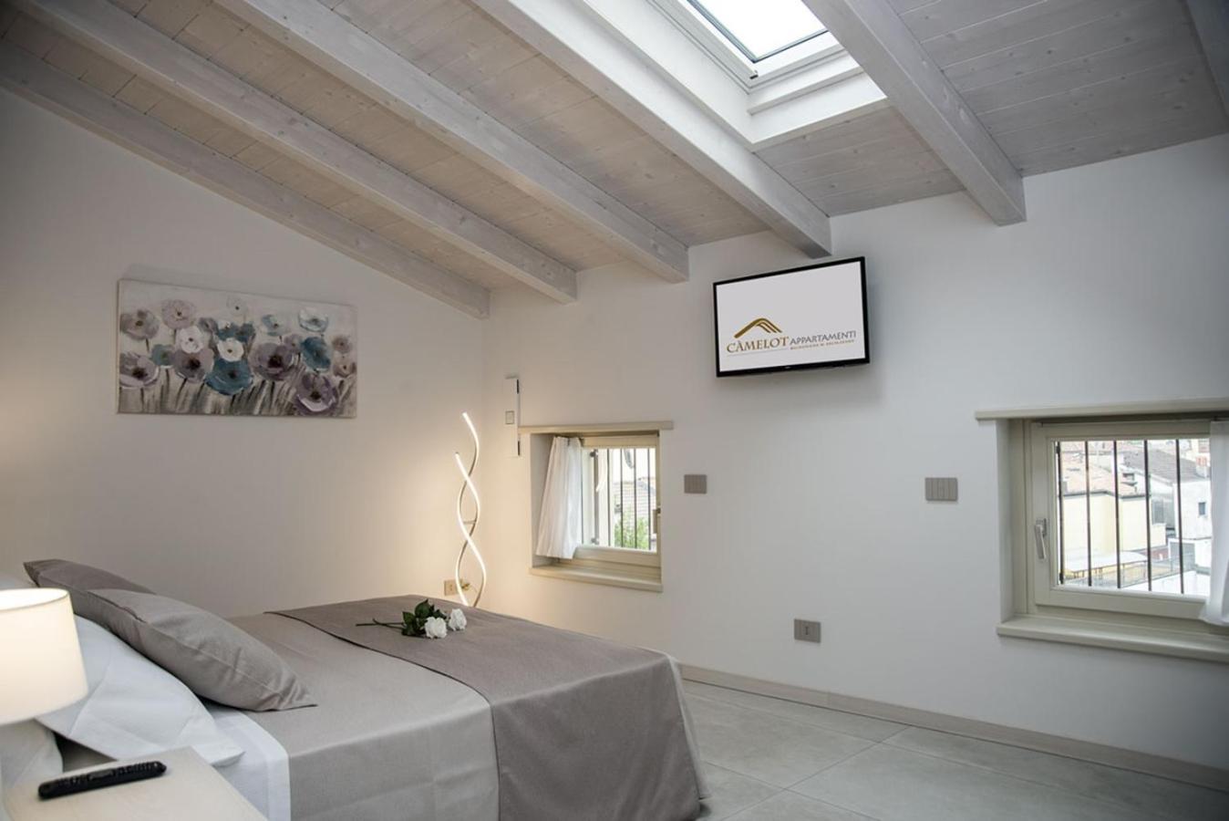 Camelot Appartamenti - Business E Holiday San Martino Buon Albergo Bagian luar foto