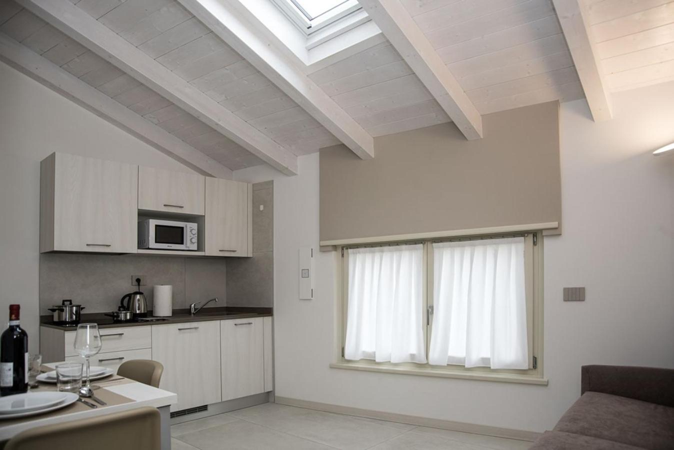 Camelot Appartamenti - Business E Holiday San Martino Buon Albergo Bagian luar foto