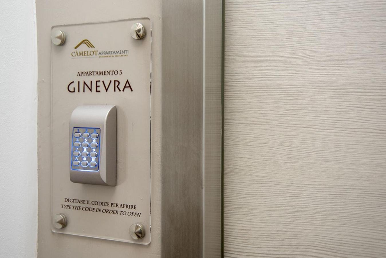 Camelot Appartamenti - Business E Holiday San Martino Buon Albergo Bagian luar foto