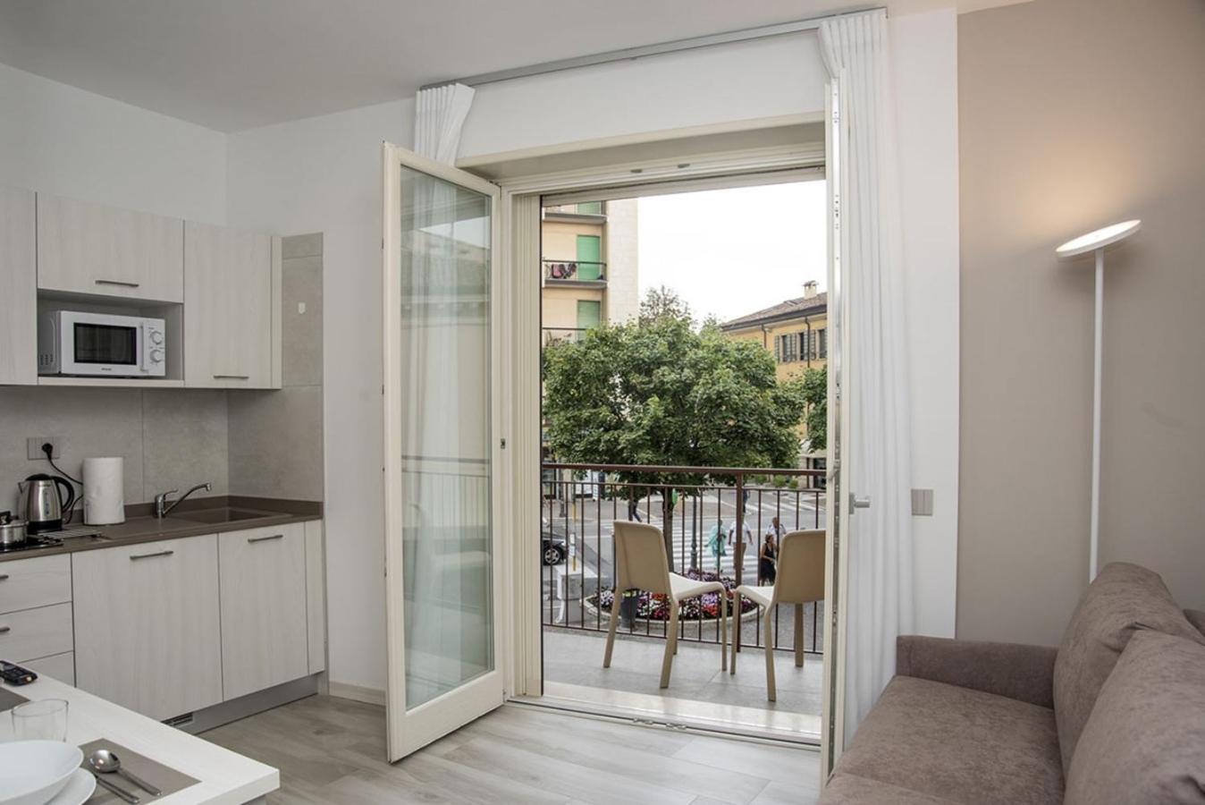 Camelot Appartamenti - Business E Holiday San Martino Buon Albergo Bagian luar foto