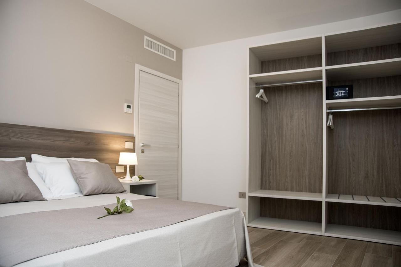 Camelot Appartamenti - Business E Holiday San Martino Buon Albergo Bagian luar foto