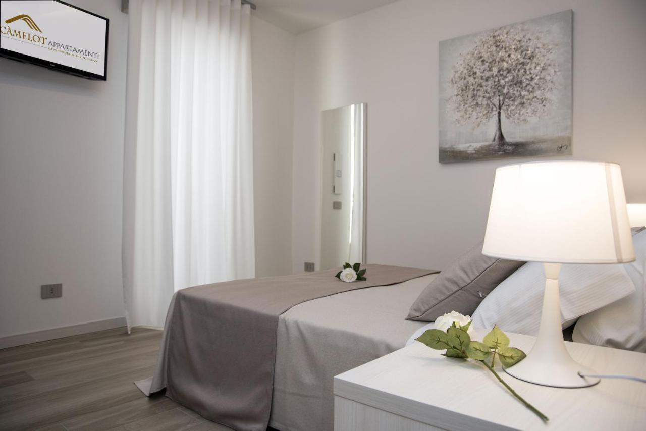 Camelot Appartamenti - Business E Holiday San Martino Buon Albergo Bagian luar foto