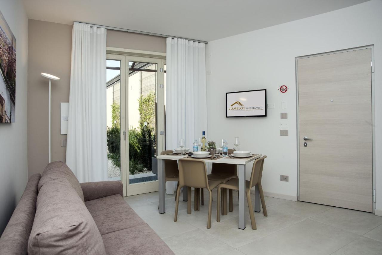 Camelot Appartamenti - Business E Holiday San Martino Buon Albergo Bagian luar foto