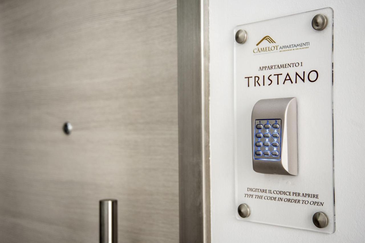 Camelot Appartamenti - Business E Holiday San Martino Buon Albergo Bagian luar foto
