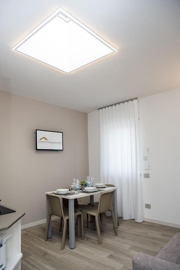 Camelot Appartamenti - Business E Holiday San Martino Buon Albergo Bagian luar foto
