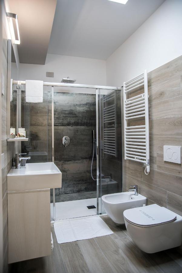 Camelot Appartamenti - Business E Holiday San Martino Buon Albergo Bagian luar foto